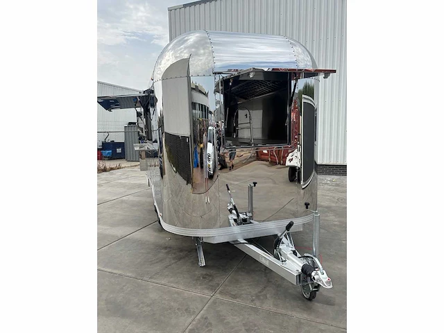 Carros 2.1 - 2025 - airstream - foodtruck - afbeelding 29 van  31