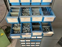 Carroussel met bevestigingsmateriaal - afbeelding 34 van  50