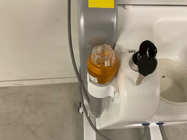 Cart of cosmetics - nbw-fr200 - cart of cosmetics - nbw-fr200 - rf microneedling laser - afbeelding 7 van  10
