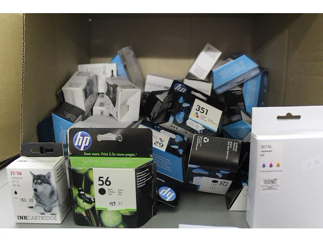 Cartridges in doos w.o. hp. kleur en zwart wit. totaal ca. 36 stuks - afbeelding 2 van  2