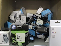 Cartridges in doos w.o. hp. kleur en zwart wit. totaal ca. 36 stuks - afbeelding 2 van  2