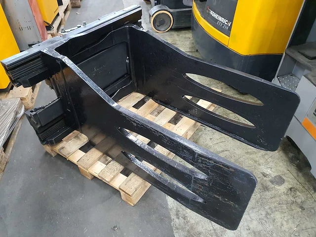 Cascade - klem 2200kg - 480mm-1800mm - heftruck toebehoren - afbeelding 1 van  6