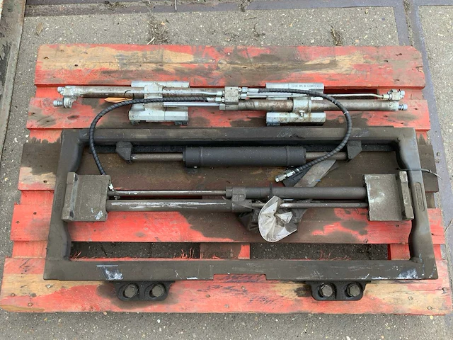 Cascade vorkversteller heftruck - afbeelding 1 van  3