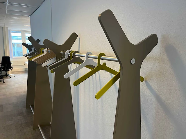 Cascando forest - staande design garderobe - 39 hangers - afbeelding 2 van  9