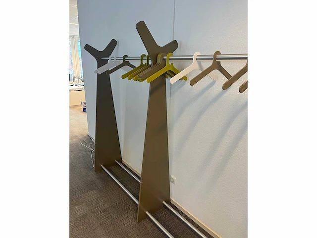 Cascando forest - staande design garderobe - 39 hangers - afbeelding 5 van  9