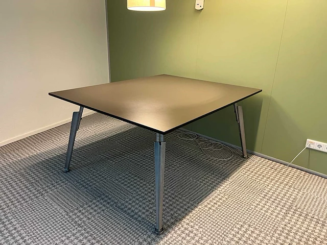 Case 01 - design vergadertafel 150x125 - afbeelding 3 van  11