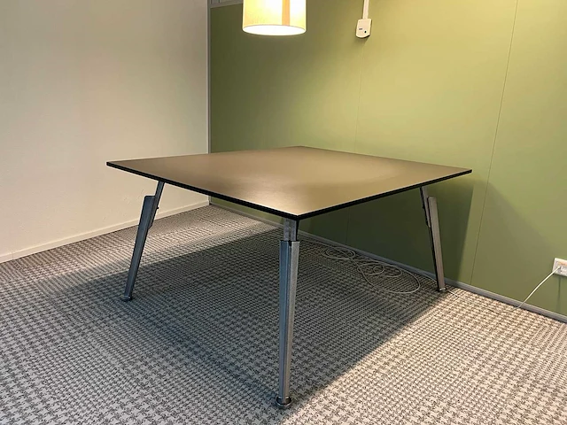 Case 01 - design vergadertafel 150x125 - afbeelding 9 van  11