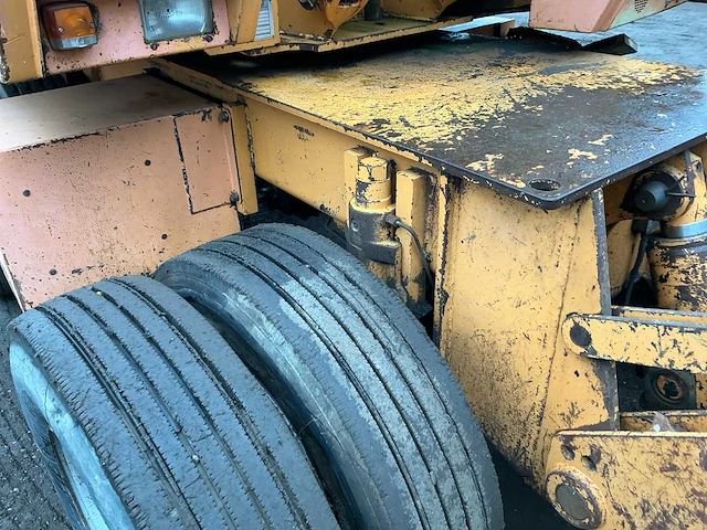 Case 688b-p banden graafmachine - afbeelding 19 van  40