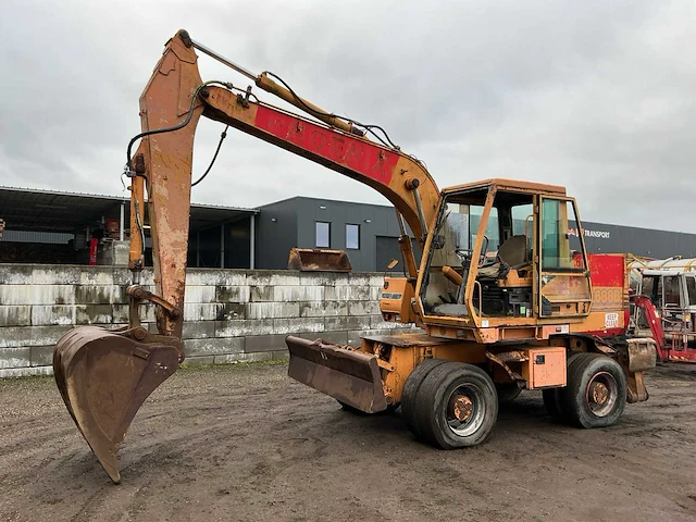 Case 688b-p banden graafmachine - afbeelding 1 van  40