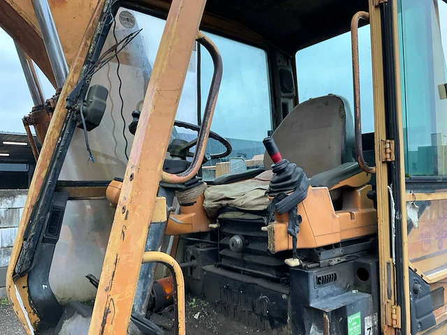 Case 688b-p banden graafmachine - afbeelding 21 van  40