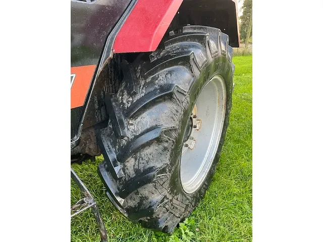 Case 844 vierwielaangedreven landbouwtractor - afbeelding 6 van  32
