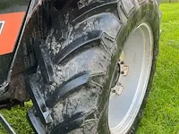 Case 844 vierwielaangedreven landbouwtractor - afbeelding 6 van  32
