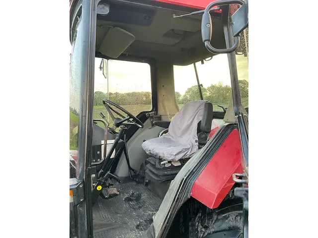 Case 844 vierwielaangedreven landbouwtractor - afbeelding 18 van  32
