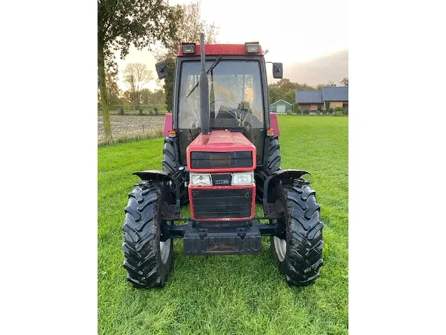 Case 844 vierwielaangedreven landbouwtractor - afbeelding 12 van  32