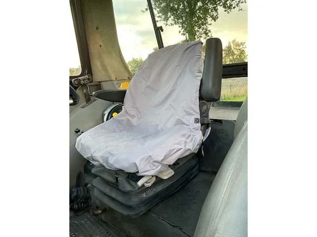 Case 844 vierwielaangedreven landbouwtractor - afbeelding 24 van  32