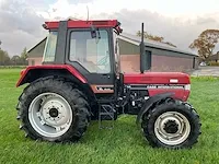 Case 844 vierwielaangedreven landbouwtractor - afbeelding 27 van  32
