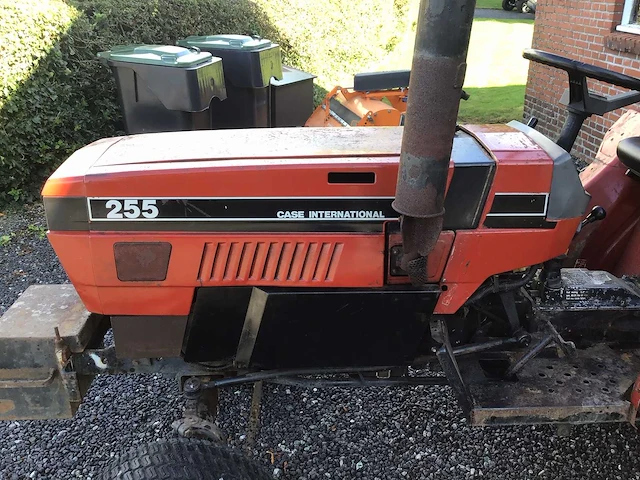 Case ih 255 smalspoor- en compacttractor - afbeelding 3 van  22