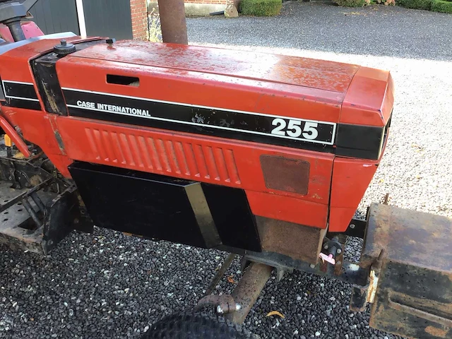 Case ih 255 smalspoor- en compacttractor - afbeelding 5 van  22