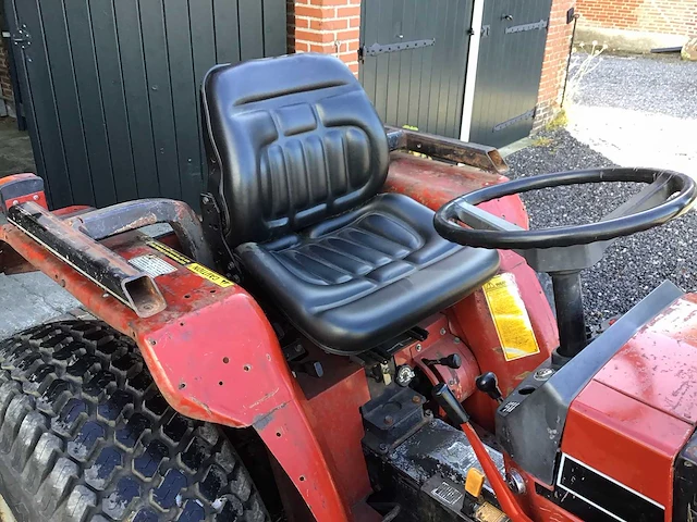 Case ih 255 smalspoor- en compacttractor - afbeelding 6 van  22