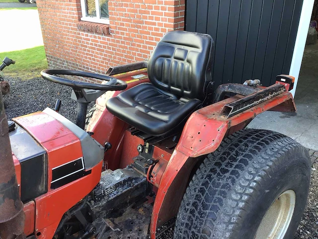 Case ih 255 smalspoor- en compacttractor - afbeelding 7 van  22