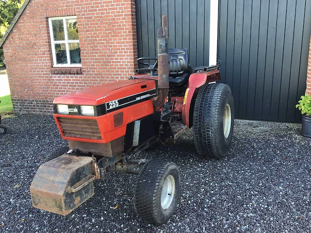Case ih 255 smalspoor- en compacttractor - afbeelding 1 van  22
