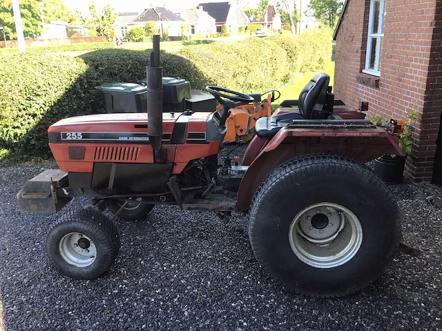 Case ih 255 smalspoor- en compacttractor - afbeelding 18 van  22
