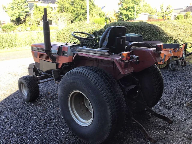 Case ih 255 smalspoor- en compacttractor - afbeelding 19 van  22