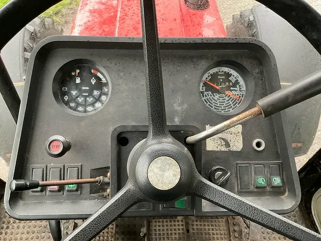 Case ih 844 xl vierwielaangedreven landbouwtractor - afbeelding 26 van  31