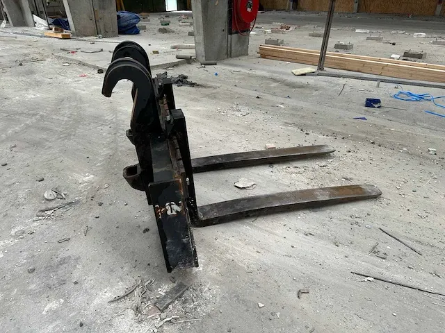 Case in - farmlift 742 - verreiker - 2018 - afbeelding 14 van  25