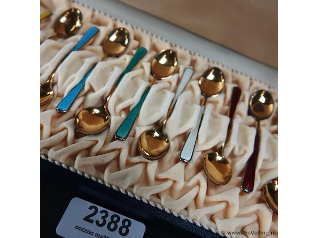 Cassette met 925/sterling gemerkte lepeltjes (noors) - afbeelding 2 van  5