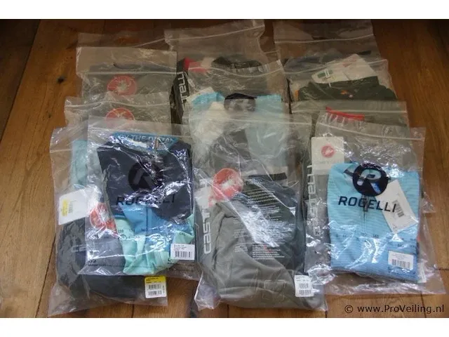 Castelli & rogelli fietsbroeken & shirts - 15 stuks - afbeelding 2 van  2