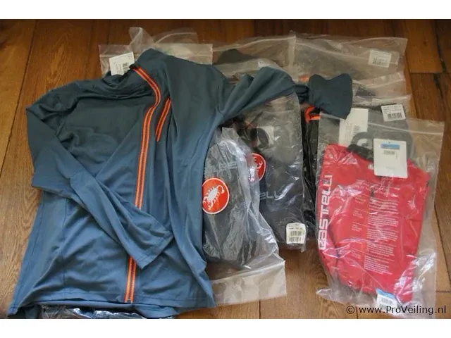 Castelli & rogelli fietsbroeken & shirts - 15 stuks - afbeelding 1 van  2