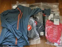 Castelli & rogelli fietsbroeken & shirts - 15 stuks - afbeelding 1 van  2