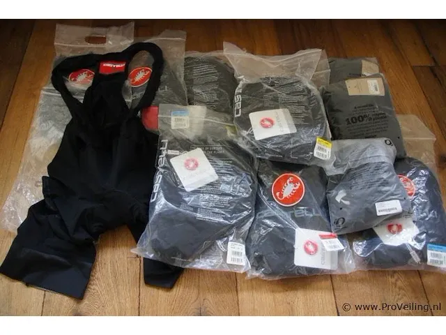 Castelli/pearl izumi fietsbroeken - 12 stuks - afbeelding 1 van  2