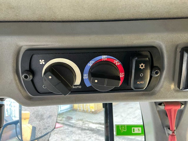 Cat / caterpillar 938m wiellader / shovel - afbeelding 13 van  37