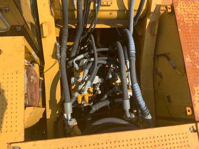 Caterpillar - 2011 - 345d lme - rupsgraafmachine - afbeelding 60 van  60