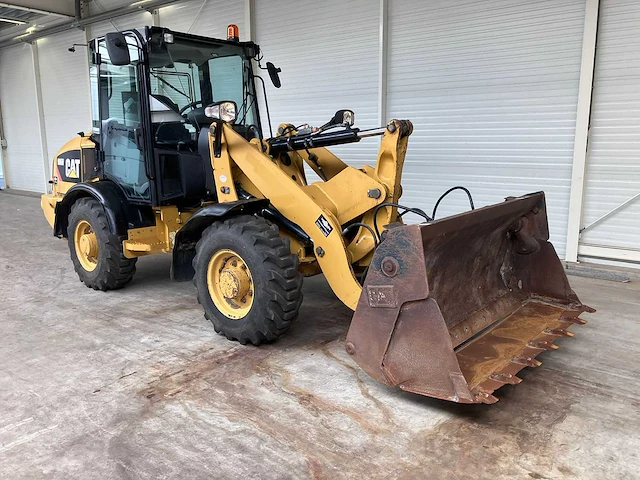 Caterpillar - 2011 - 906h - shovel - afbeelding 35 van  37