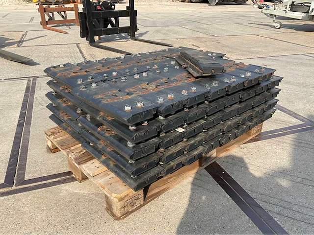 Caterpillar 308 rups pads (70x) - afbeelding 2 van  7