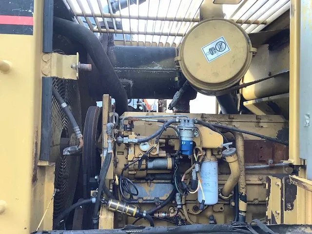 Caterpillar 928f shovel - afbeelding 17 van  18