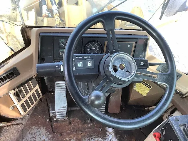 Caterpillar 928f shovel - afbeelding 18 van  18