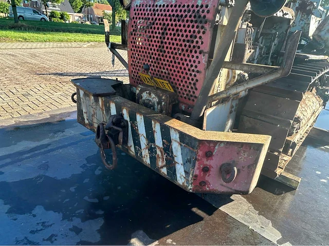 Caterpillar d4 bulldozer - afbeelding 10 van  13