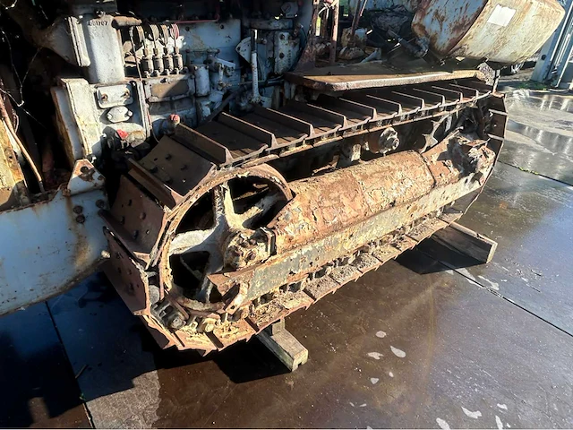 Caterpillar d4 bulldozer - afbeelding 11 van  13