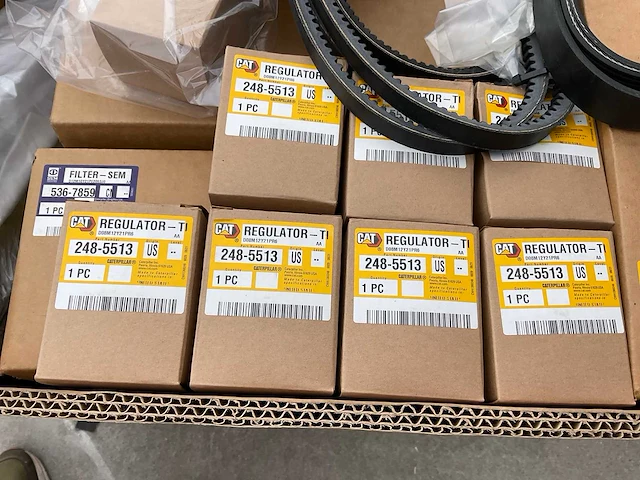 Caterpillar grote partij onderdelen - afbeelding 8 van  28