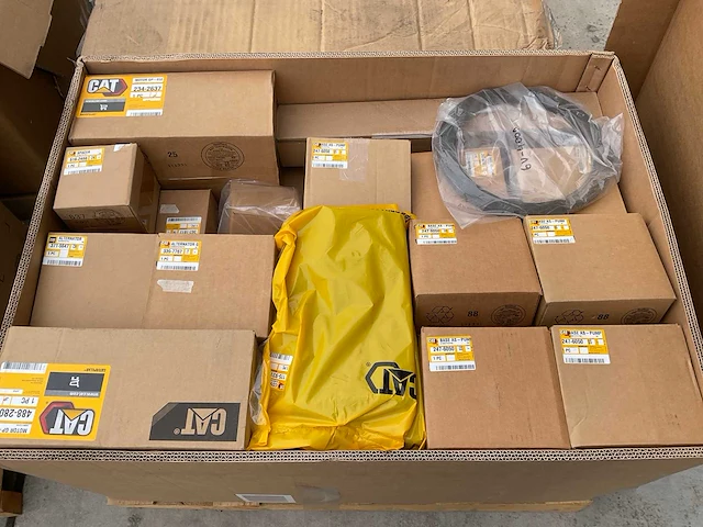 Caterpillar grote partij onderdelen - afbeelding 10 van  28