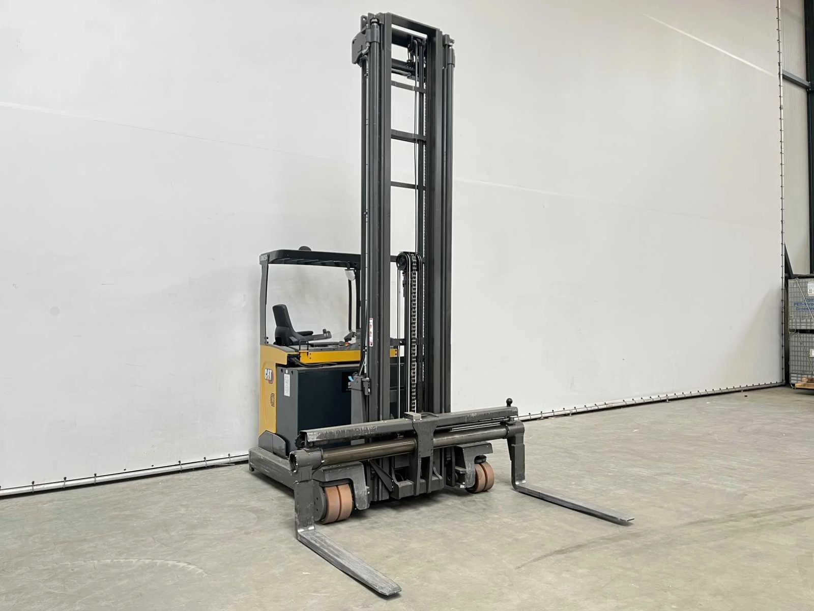 Caterpillar reachtruck; grondverzetmachines, intern transport en zakelijke goederen