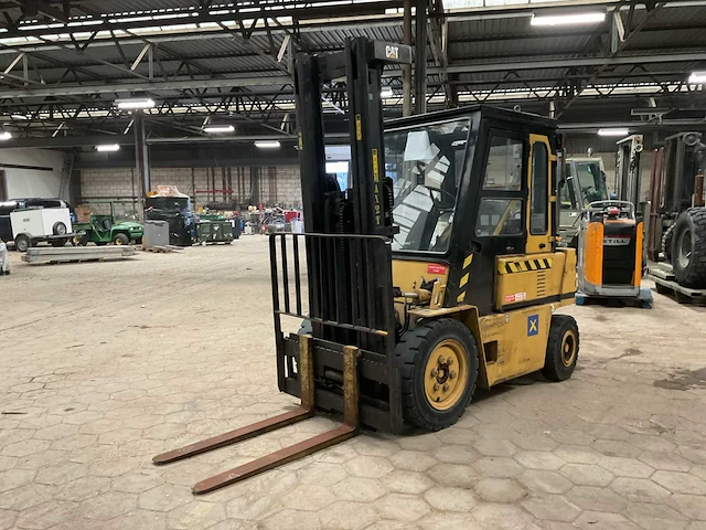 Caterpillar v400 vorkheftruck - afbeelding 1 van  7