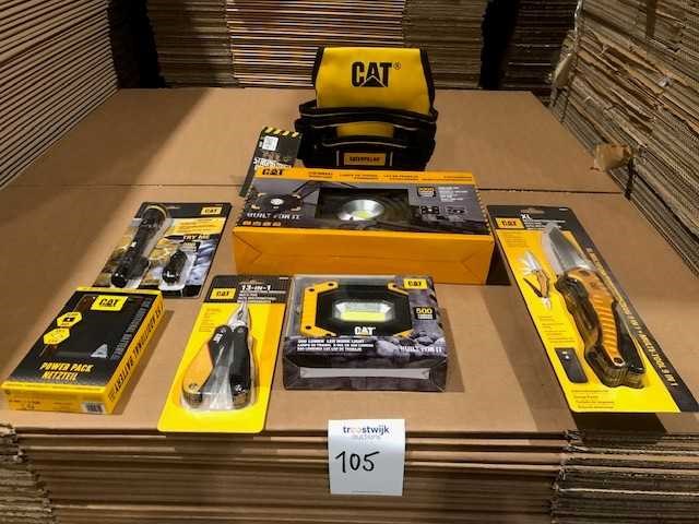 Caterpillar zaklampen, werklampen, messen, powerbanks, gereedschapstasjes en multitools (77x) - afbeelding 1 van  9
