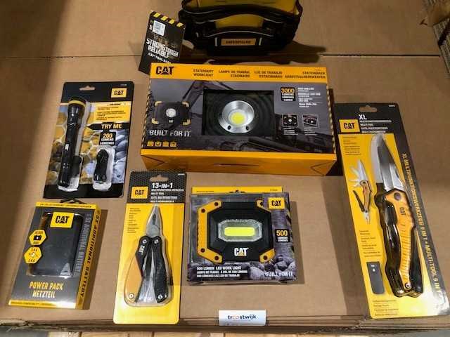 Caterpillar zaklampen, werklampen, messen, powerbanks, gereedschapstasjes en multitools (77x) - afbeelding 2 van  9