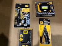Caterpillar zaklampen, werklampen, messen, powerbanks, gereedschapstasjes en multitools (77x) - afbeelding 6 van  9
