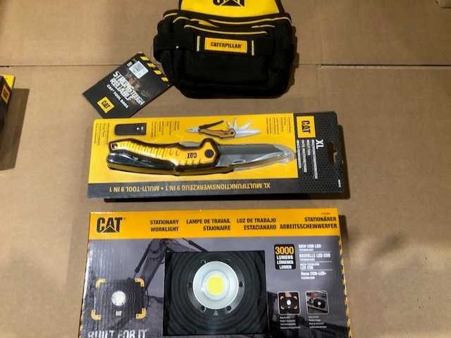 Caterpillar zaklampen, werklampen, messen, powerbanks, gereedschapstasjes en multitools (77x) - afbeelding 7 van  9